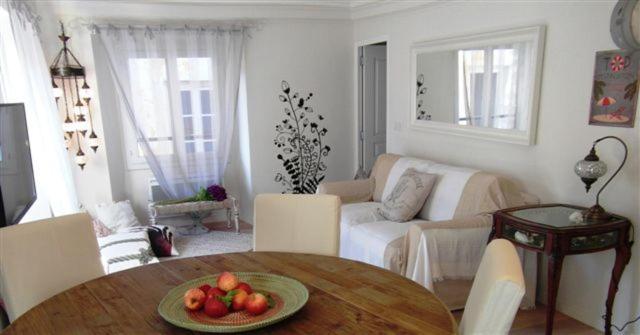 Charming Corner Abode With Castle Views Apartment นีซ ภายนอก รูปภาพ